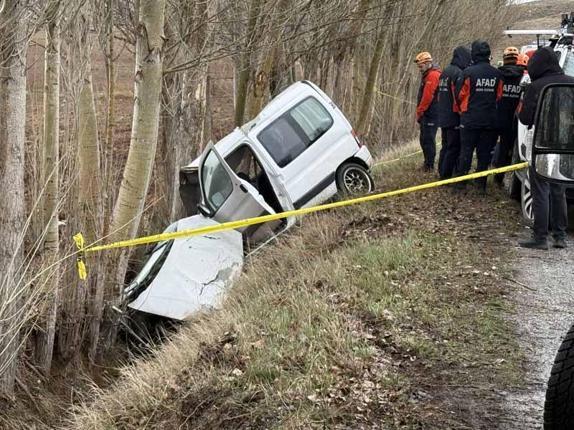 Kanser hastası babasını hastaneye götürürken kaza yaptı: 3 ölü