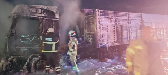 Bursada buğday yüklü TIR alev alev yandı