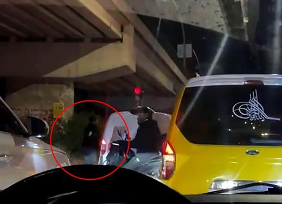 Sopayla aracından inen taksici tutuklandı; 201 bin lira ceza kesildi