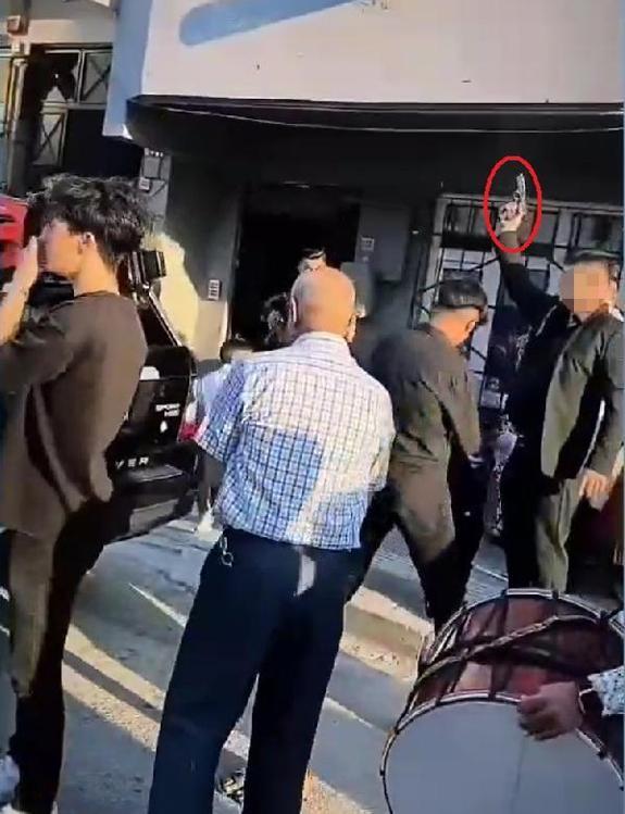 Bursa’da düğün eğlencesinde tabanca ve tüfeklerle ateş açıldı; o anlar kamerada