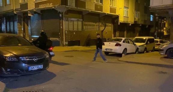 Esenlerde 17 yaşındaki şüpheli, asker eğlencesi için toplanan gruba silahla ateş açtı; 1 çocuk ağır yaralandı