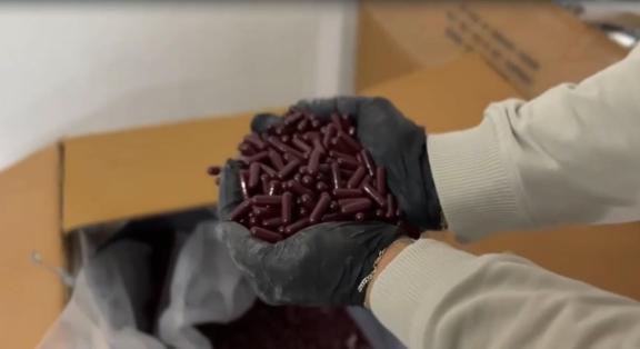 İzmirde uyuşturucu imalathanesine dönüştürülen iş yerine operasyon