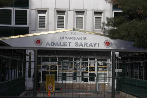 Tutuklu polis memurlarının beraat ettiği Tahir Elçi davasında gerekçeli karar açıklandı