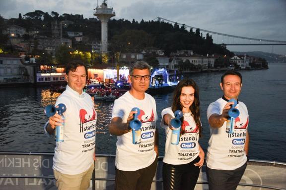 Dünyada iki kıta arasında gerçekleşen tek triatlon yarışması Oral-B Challenge İstanbul, Beykoz’da yapıldı