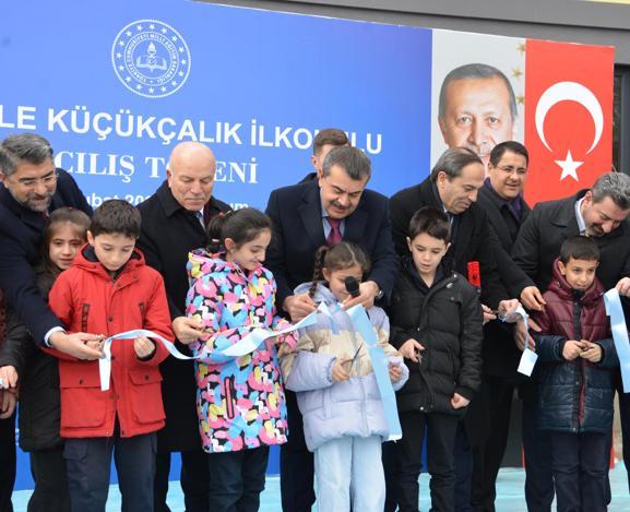 Bakan Tekin, Erzurumda 12 derslikli okulun açılışını yaptı