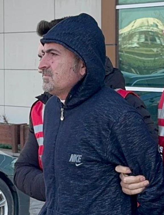 Kızını boğarak öldüren baba, intihar izlenimi vermek için bileklerini de kesmiş