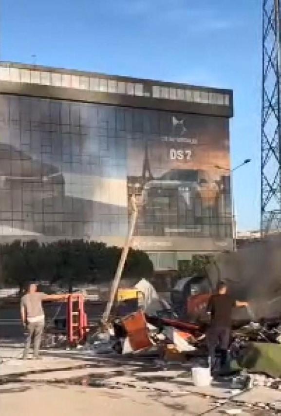 Bahçelievlerde restoranda çıkan yangın söndürüldü