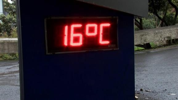 İstanbulda yağmur etkili oldu, trafikte yoğunluk yaşandı