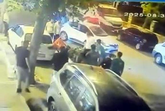 Avcılarda iki motosikletli kafa kafaya çarpıştı; kaza kamerada