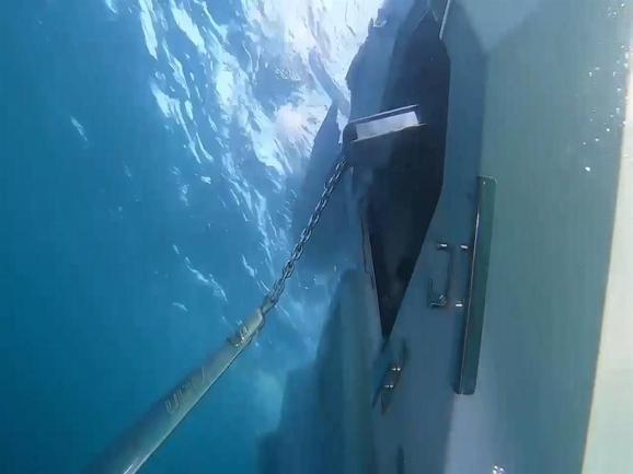 Teknesi parçalanmış halde bulunan iş insanını 13 kurbağa adam arıyor