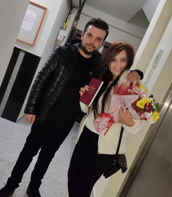 Kartalda eşini bıçaklayarak öldürdükten sonra taksi durağını aradı