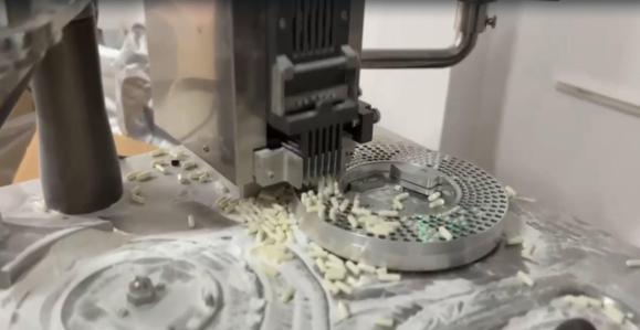 İzmirde uyuşturucu imalathanesine dönüştürülen iş yerine operasyon