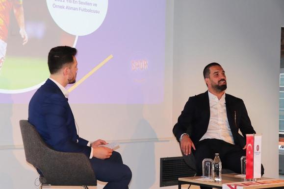 Arda Turan ‘2022 yılı en sevilen ve örnek alınan futbolcusu’ seçildi