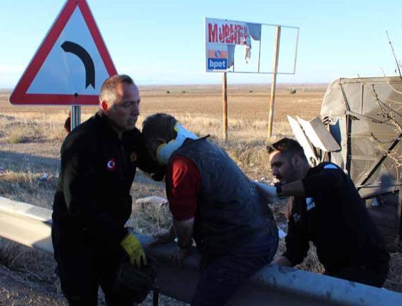 Aksarayda tur otobüsü devrildi; 6 ölü, 34 yaralı