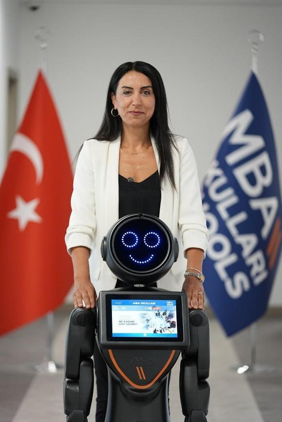 MBA Okullarının yeni öğrencisi ‘Sosyal Robot Mini Ada’ oldu