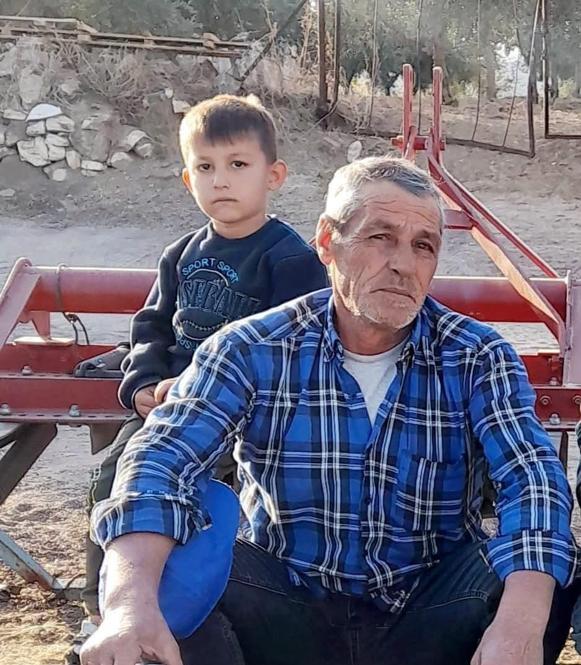 Tahliye edilen babasını almaya giderlerken kazada ölen Mehmet ile amca ve dedesi defnedildi