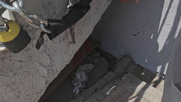 Gaziosmanpaşada kanalizasyondan gelen kurban kanı 2 daireyi bastı