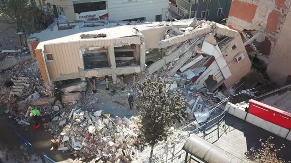 Gebzede çöken binanın enkazı savcıların incelemesi sonrası kaldırılacak