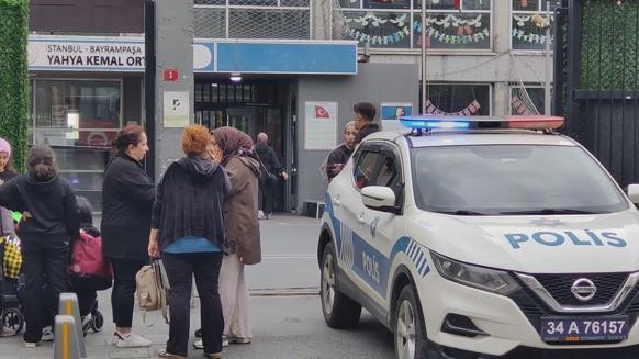Bayrampaşada polisten kaçan 2 şüpheli yanlarında bulunan tabancayı çocuklara saklattı