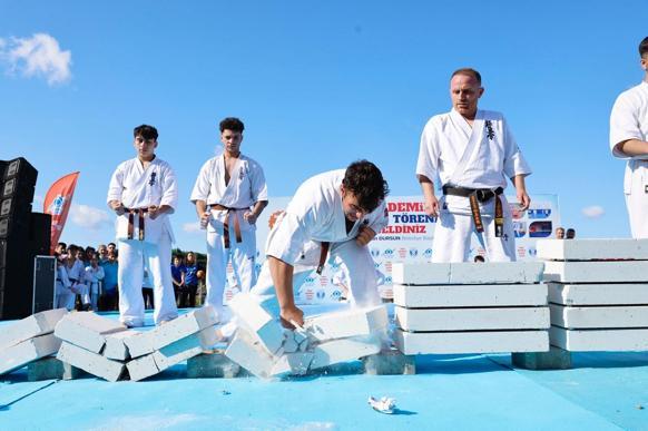 Sultangazi Belediyesi Spor Akademilerinden coşkulu mezuniyet