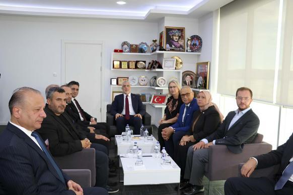 Bakan Işıkhan, İzmirde