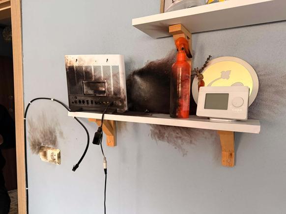 Manisada 3 eve yıldırım düştü