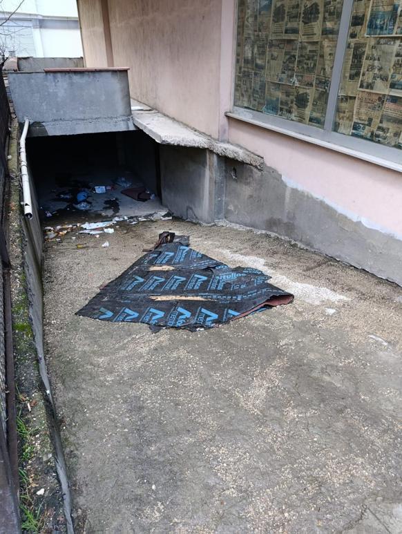 Saros Körfezinde kuvvetli lodos; işletmeler su altında kaldı