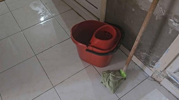 Gaziosmanpaşada kanalizasyondan gelen kurban kanı 2 daireyi bastı