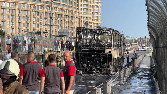 Sultangazide otobüste yangın: tramvay seferleri durduruldu