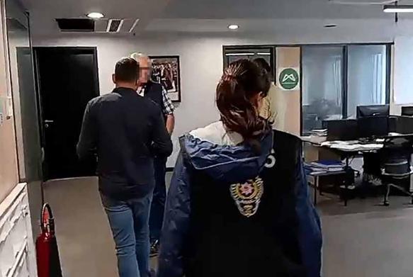 Mersinde Vahap Seçer ve 2 ilçe belediye başkanı dahil, 17 şüpheli tutuklandı
