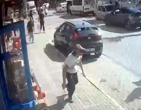 Avcılar’da çocuk kavgasına büyükler karıştı: 1 yaralı, 3 gözaltı