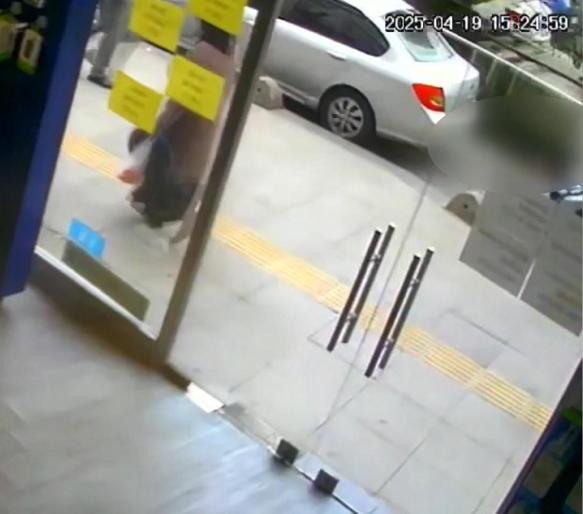 Esenlerde 6 yaşındaki Can Demirin hafriyat kamyonu altında ezilerek öldüğü kaza kamerada