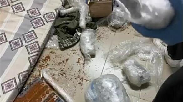 İzmirde uyuşturucu operasyonu: 2 gözaltı