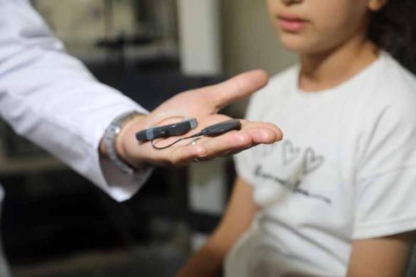 Çocuklukta işitme kaybına biyonik kulak çözümü