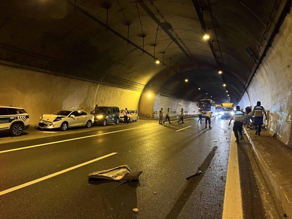 TEM’de tünel içinde zincirleme kazada 5 kişi yaralandı; ulaşım aksadı