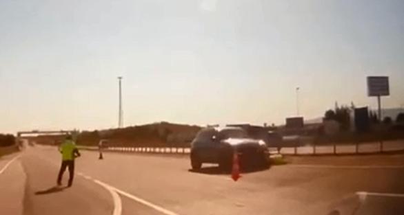 Tekirdağda dur ihtarına uymayan sürücünün cipiyle çarptığı polisin tedavisi sürüyor