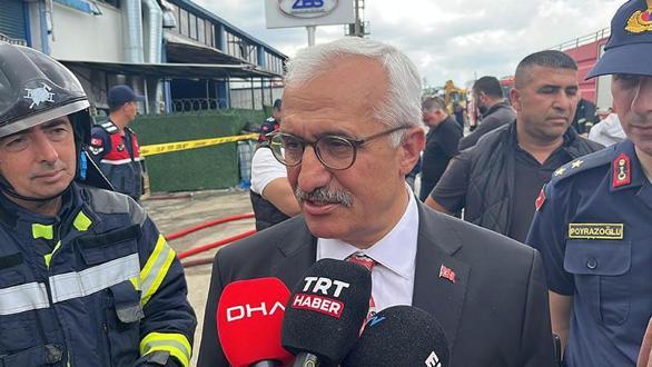 Gebze’de boya fabrikasında yangın