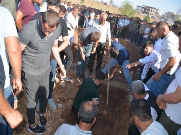 Annesi ile 2 kardeşinin öldüğü kazada Ceylan da kurtarılamadı