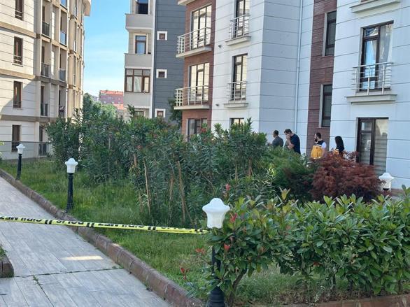 Gece balkondan düşen Elif’in sabah cansız bedeni bulundu