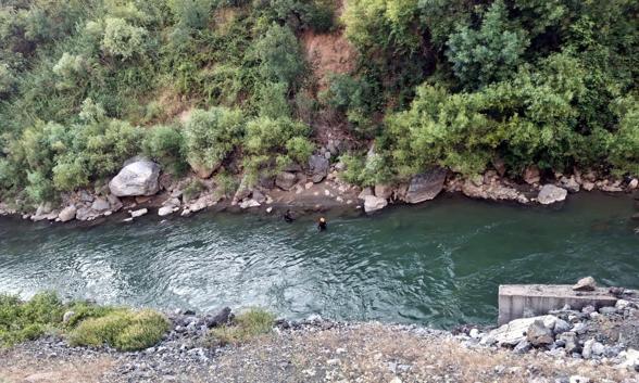 Bitliste dereye giren 3 kardeşten 1’i boğuldu, 1’i kayboldu