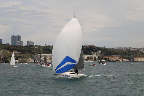 İstanbul Boğazında BAU Bosphorus Sailing Cup heyecanı