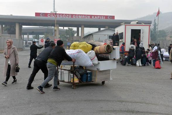 Suriyeliler, Cilvegözü Gümrük Kapısı’ndan ülkelerine dönüyor: Biz her zaman kardeş kalacağız