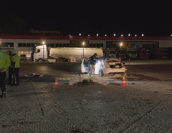 Kontrolden çıkıp, takla atan otomobilin çarptığı TIR şoförü öldü