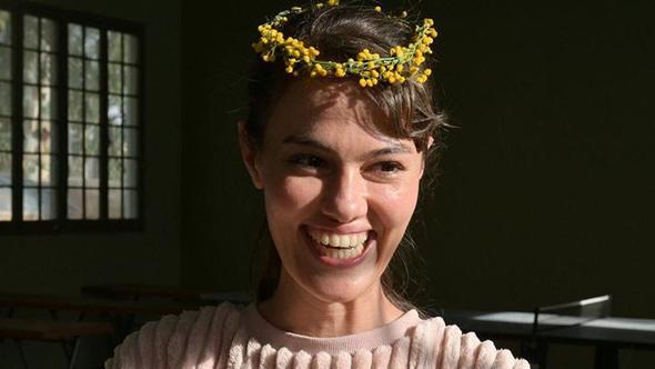 Gülper Özdemir'e sette doğum günü sürprizi