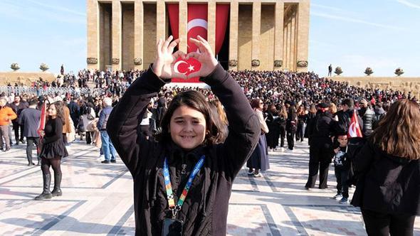 Anıtkabir'e ziyaretçi akını