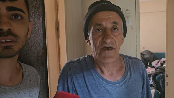 Gaziosmanpaşada kanalizasyondan gelen kurban kanı 2 daireyi bastı