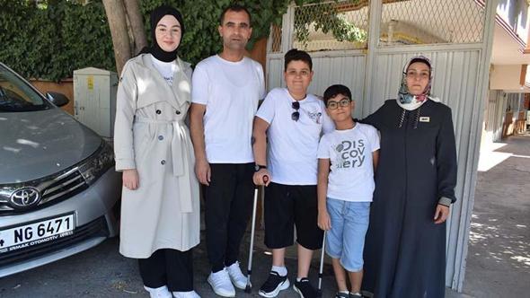 Kanser hastası Yasin, Galatasaraylı futbolcularla tanışmak için yola çıktı