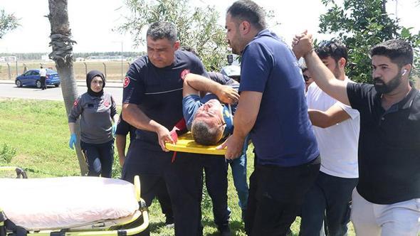 Hafif ticari aracıyla 3 otomobile ve sivil polis aracına çarptı; 2 polis yaralı