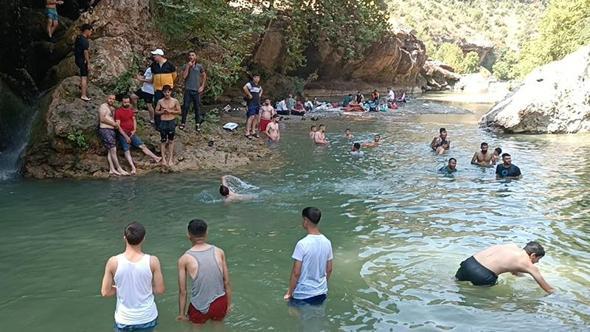 Sıcak havadan bunalanlar Zore Vadisi’nde serinliyor