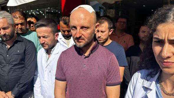 Kendisini döven kişinin olay öncesi babasını tartakladığı ortaya çıkan eczacı teknisyeni kovuldu